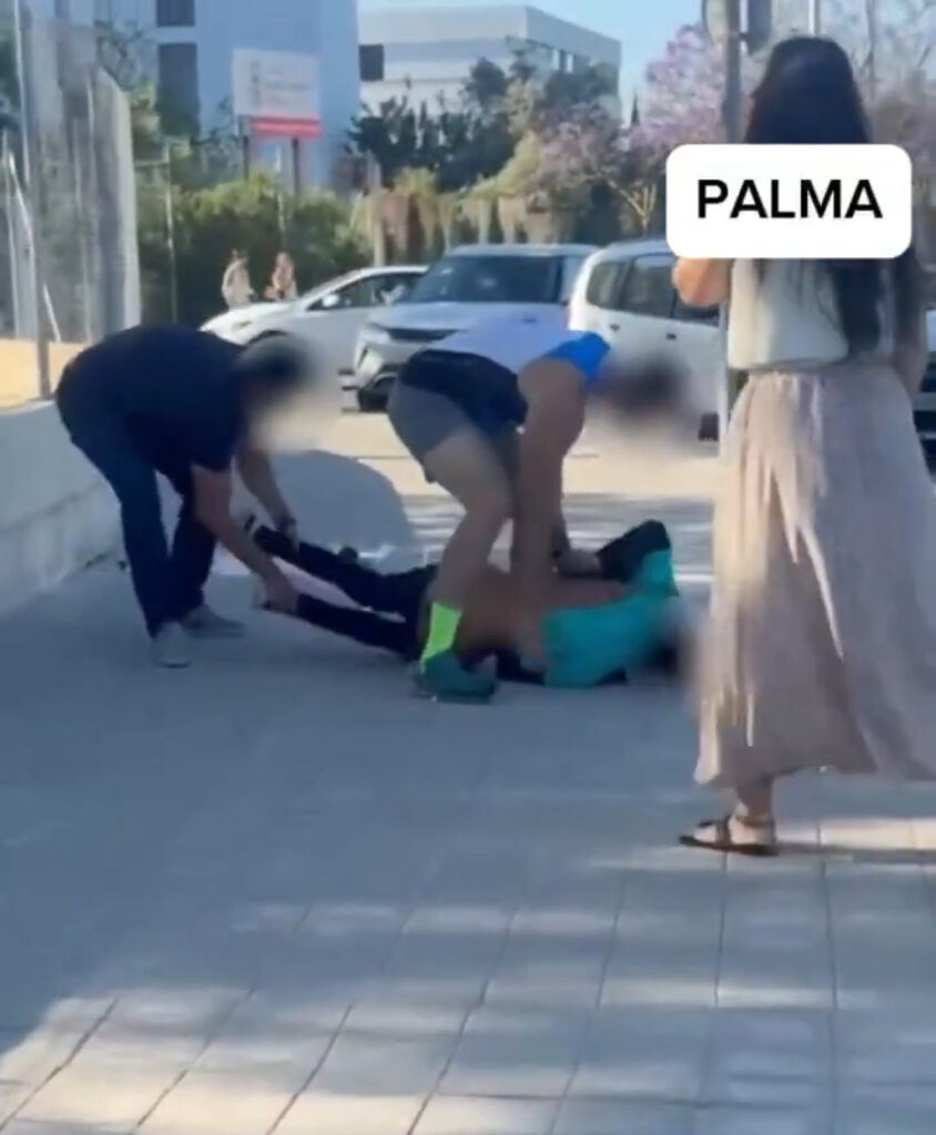 Off-Duty Police Arrest Man Masturbating at Spain School Gates