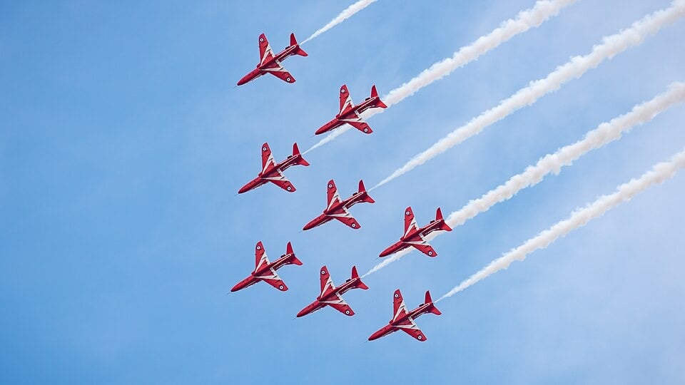 Red Arrows face years grounded as MoD accused of delay