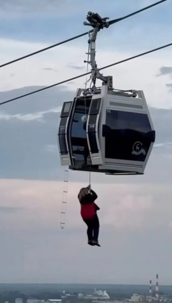 Sixteen Rescued After Cable Cars Collide 200ft Above Russia’s Volga River