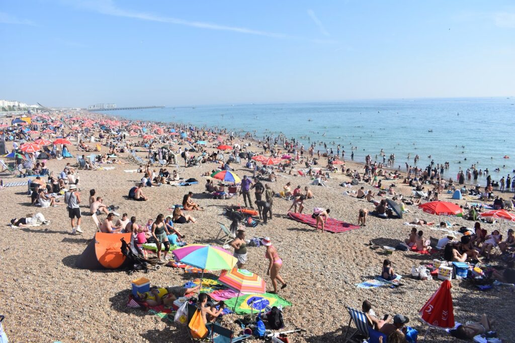 UK Faces Up to 10 Days Above 30C as Amber Heat Alerts Cover Much of England