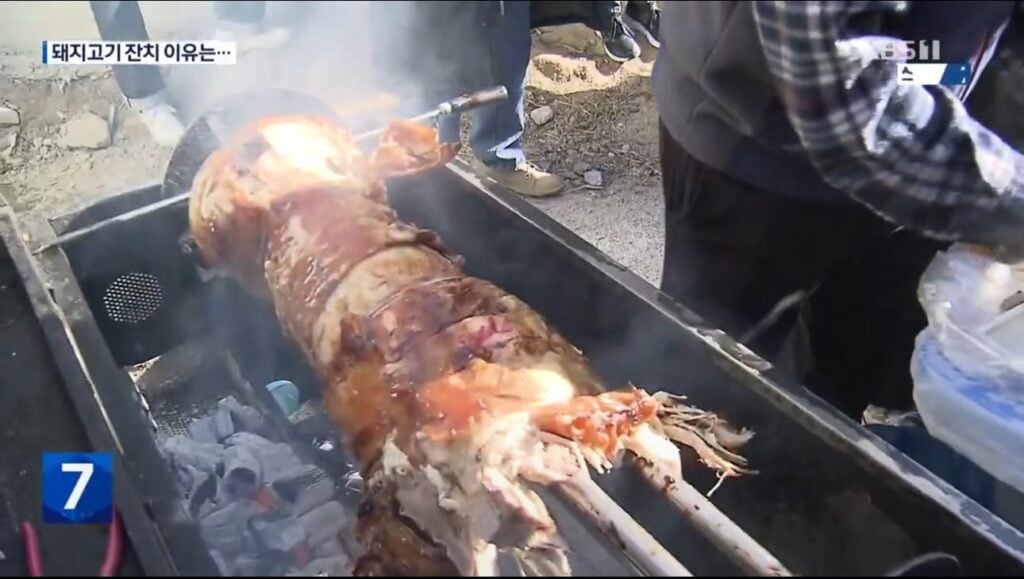 Daegu residents roast pigs outside mosque site, as footage spreads online and draws praise from Tommy Robinson